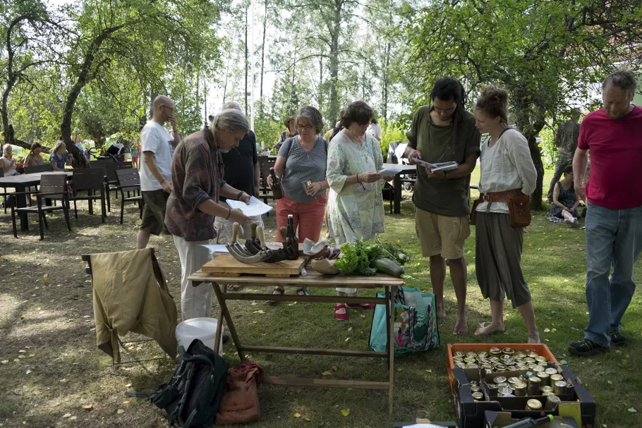 Kai Varaa talkinga about fermentation Nordic Permaculture Festival in Finland